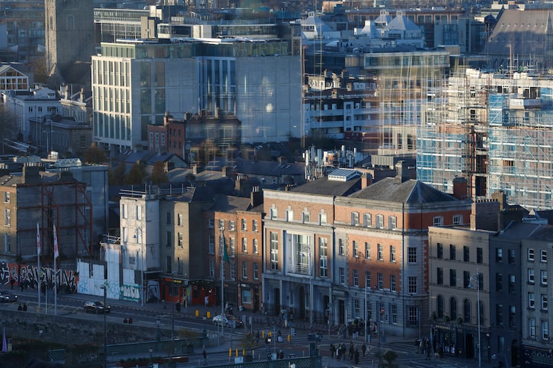 A view of Dublin's quays from Díon