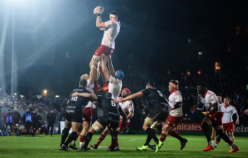 Investec Champions Cup Round 1, Recreation Ground, Bath, England 6/12/2025. Bath Rugby vs Munster . Munster's Tom Ahern in a line out. Photograph: INPHO/Dan Clohessy