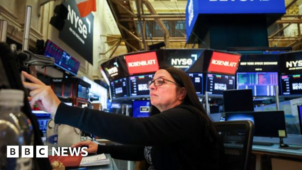 US stock market ends 2025 on a high note after volatile year