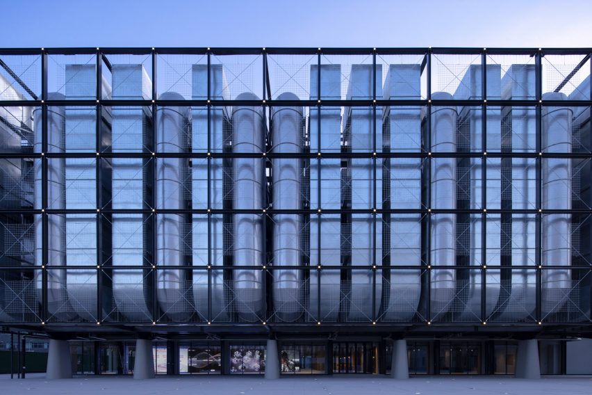 Front view of Spark 716 in Beijing