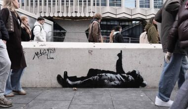 Artwork thought to be by Banksy appears at foot of London skyscraper