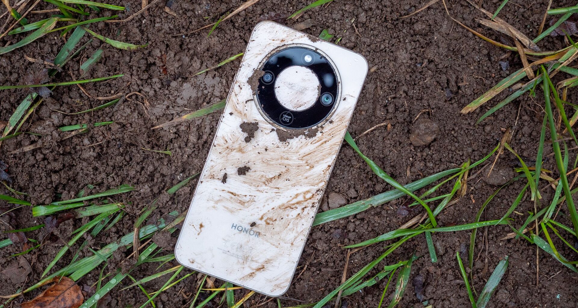 Over the past few weeks, I've learned the Honor Magic 8 Lite is nearly impossible to kill thanks to its 7500mAh battery, built-in drop resistance, and IP69K rating that rivals the most expensive flagships