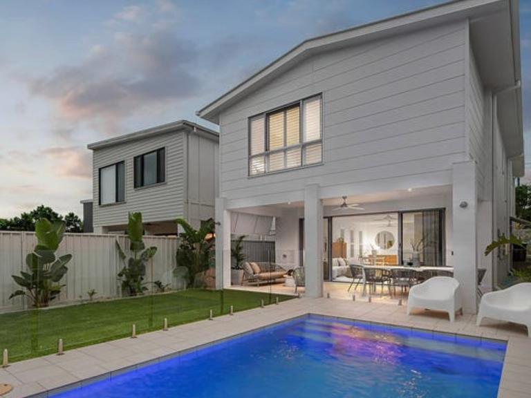 Homebuyers still keeping up tight auction competition ahead of Christmas