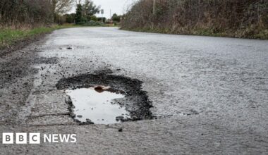 Pothole claims up 90% in three years, says RAC