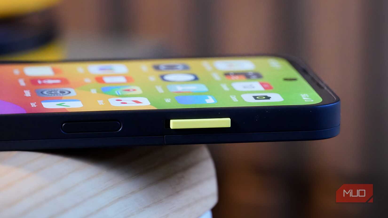 The hardware mic and camera switch on the Fairphone 6.