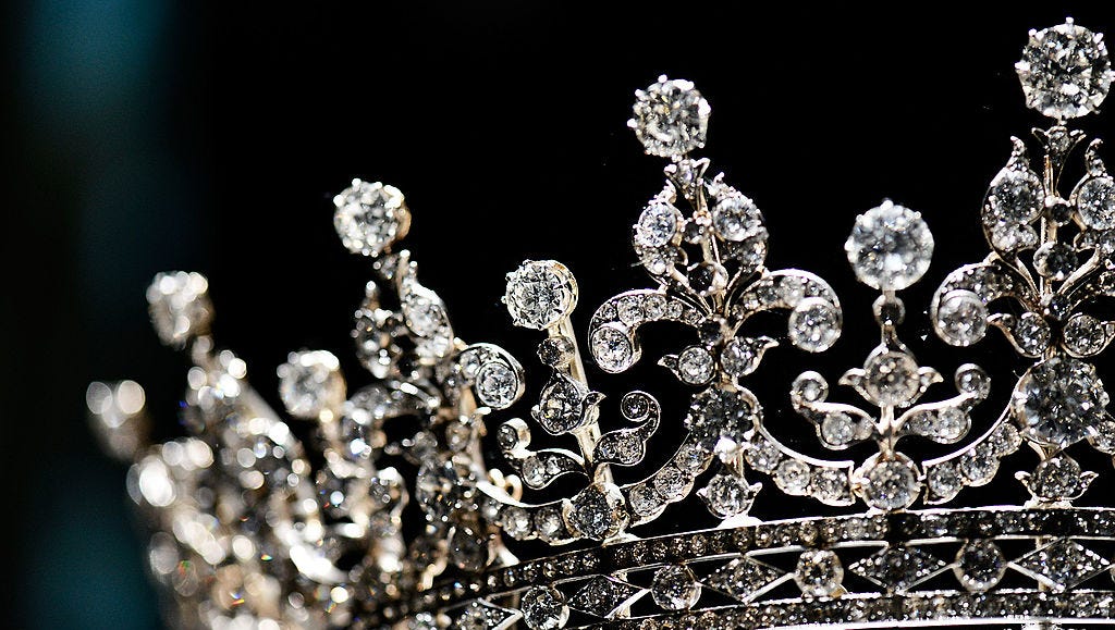 Garrard Oriental Circlet Tiara History, Explained Federal President Steinmeier in Great Britain