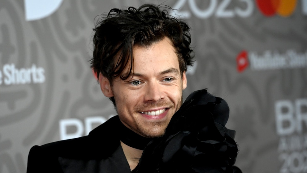 Harry Styles breaks music hiatus with surprise YouTube release