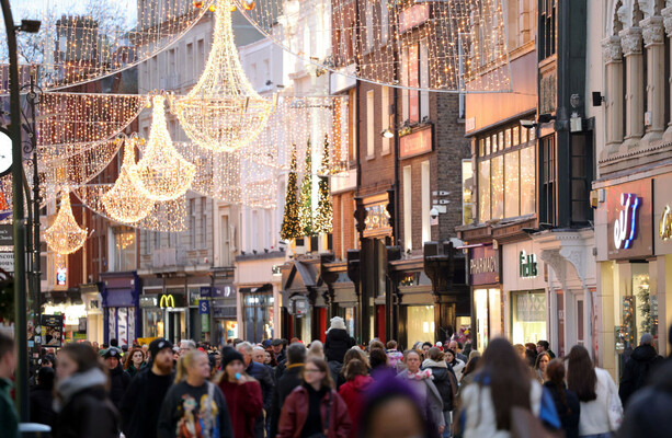 Christmas bonus payments to be issued to around 1.5m people this week - The Journal