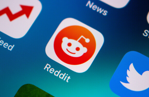 Reddit files legal challenge after Australia bans social media for under-16s - The Journal