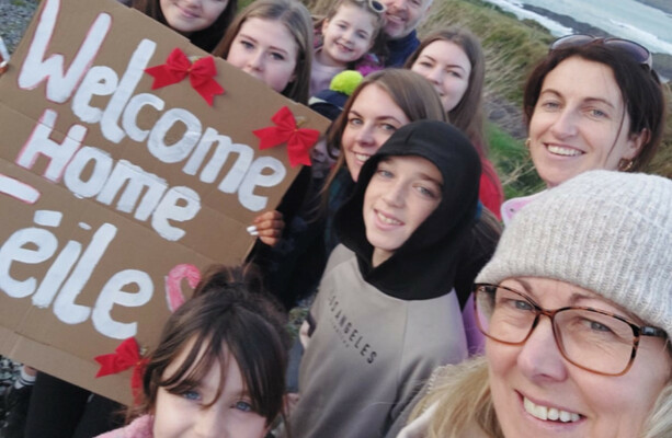 Teenage girl who lost both her legs in farming accident arrives home for Christmas - The Journal