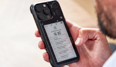 iPhone case with e-ink display lets users read without screen glare