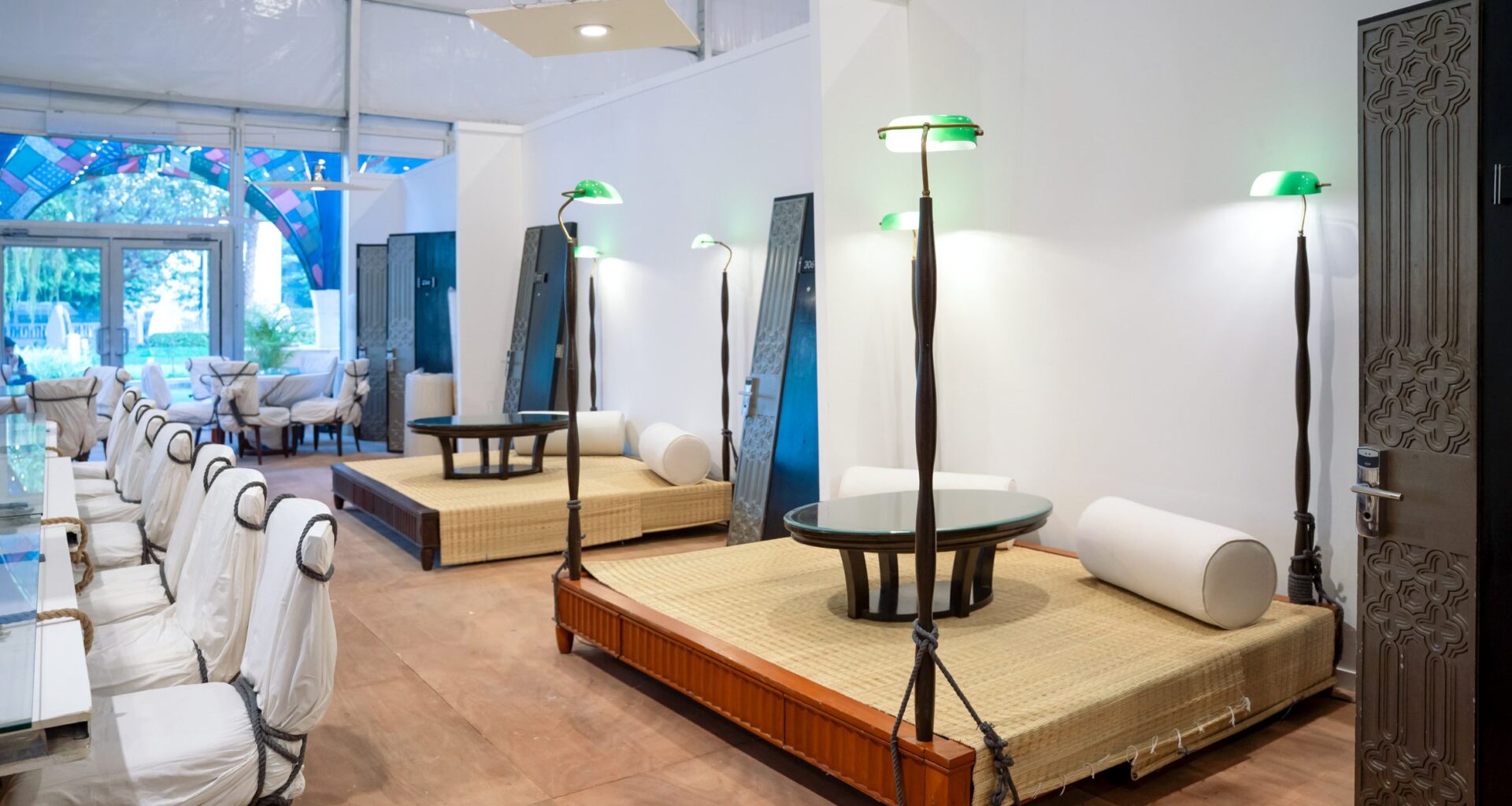 Lucas Muñoz makes Design Mumbai cafe from "mined" hotel