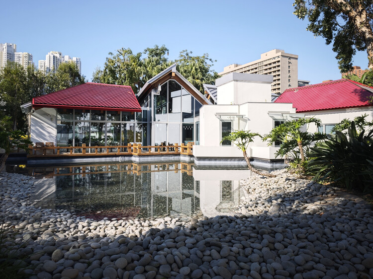 Quiet Hope: Frank Gehry’s Maggie’s Centre Hong Kong - Image 1 of 25