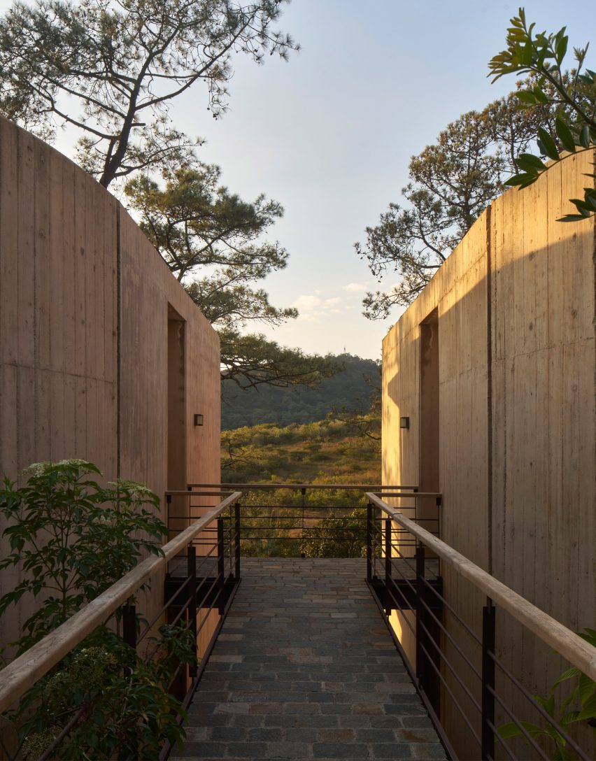 Pathway at Rancho del Bosque house in Valle de Bravo by Sordo Madaleno