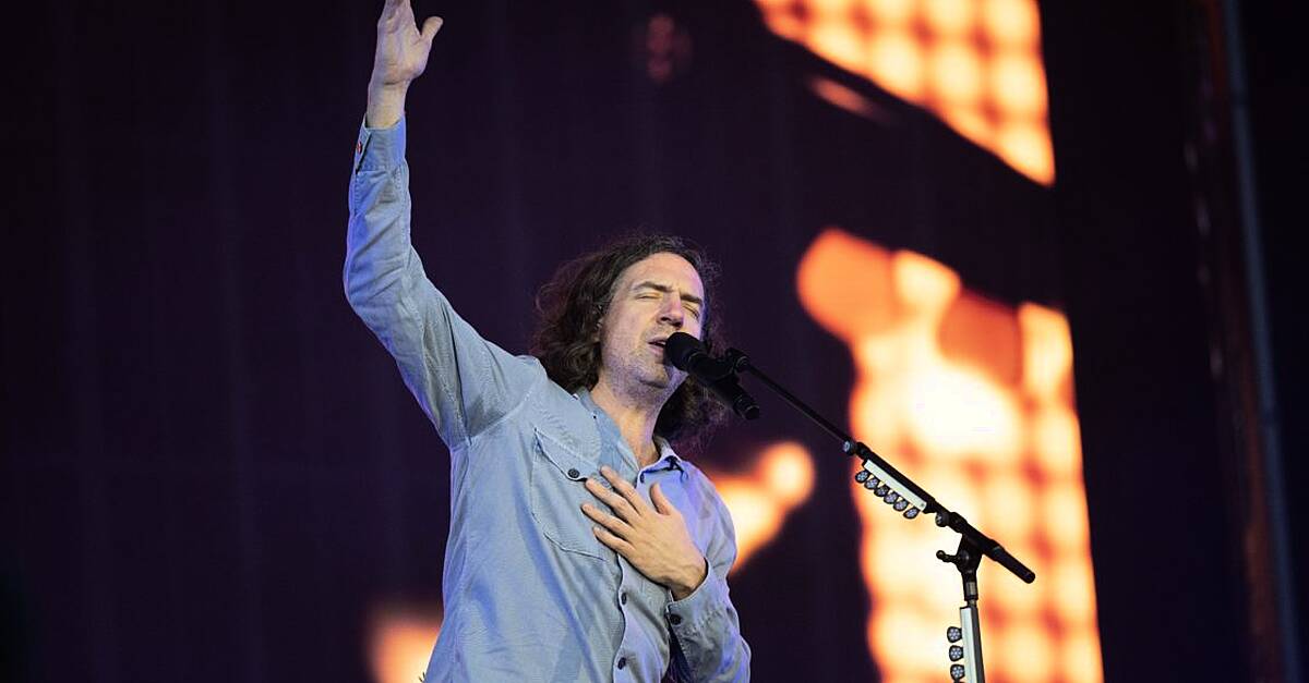 Snow Patrol frontman donates £20k to Belfast soup kitchen