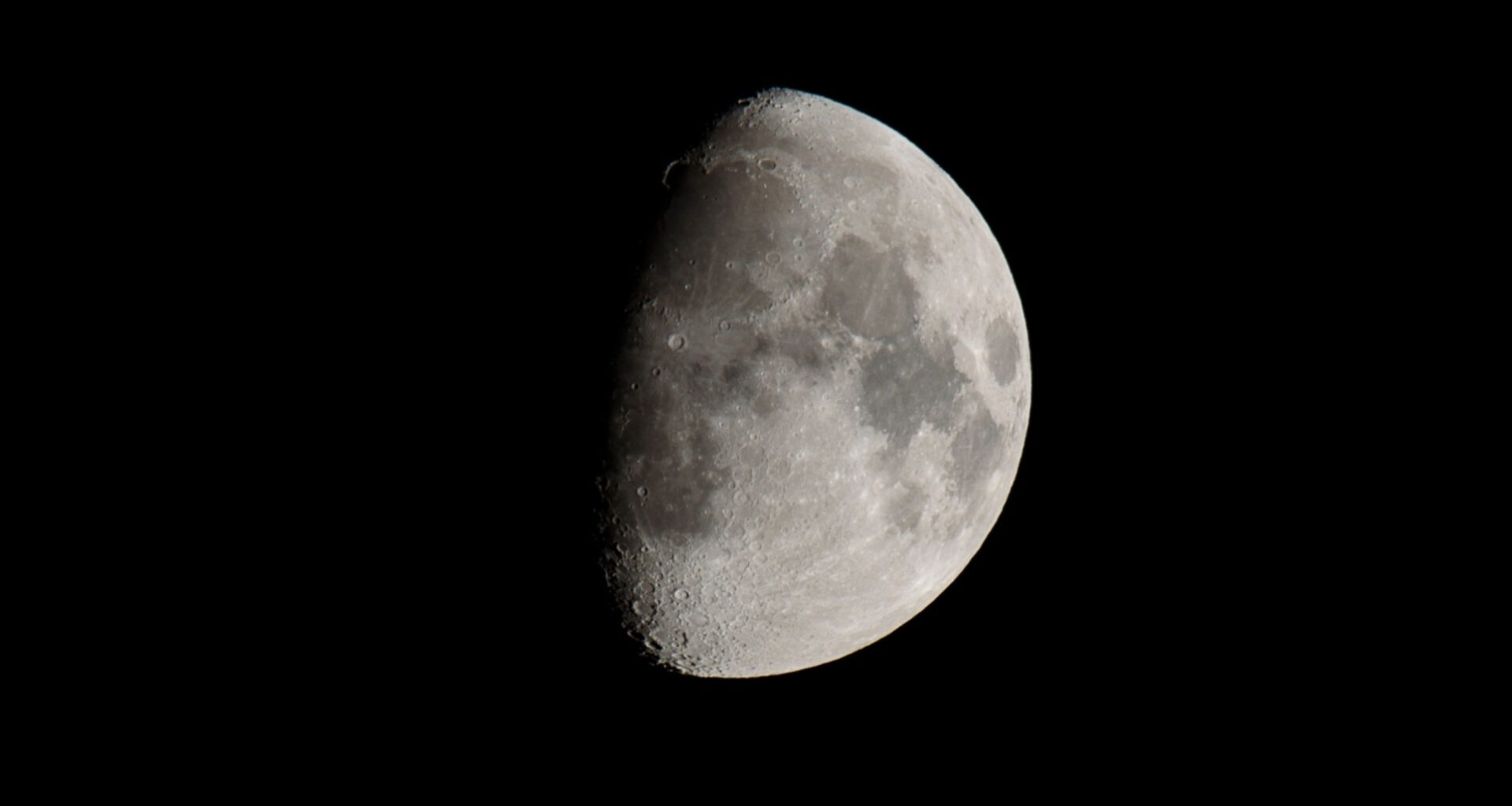 todays-moon-phase-december-9-2025