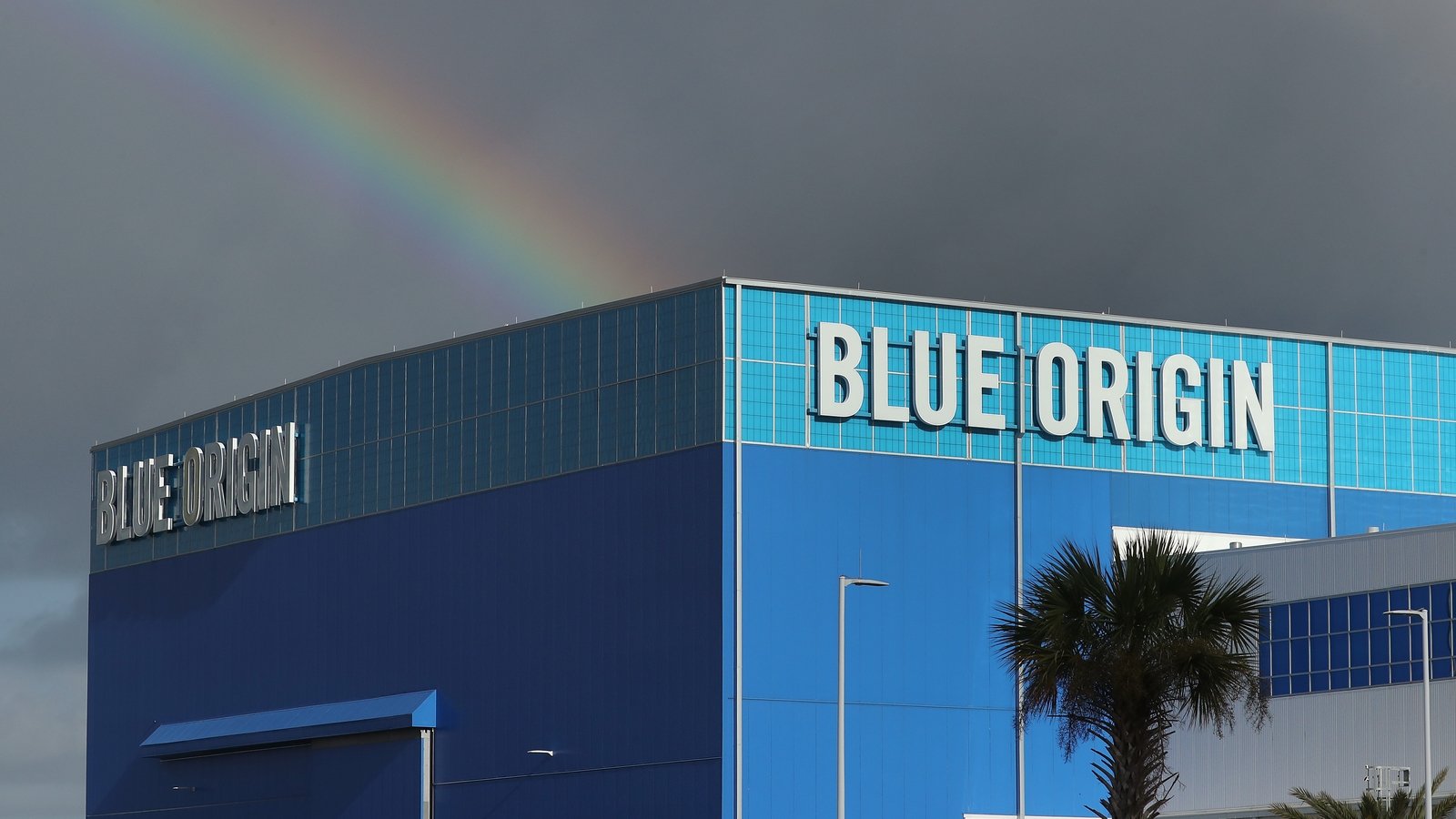 Blue Origin to deploy thousands of 'TeraWave' satellites