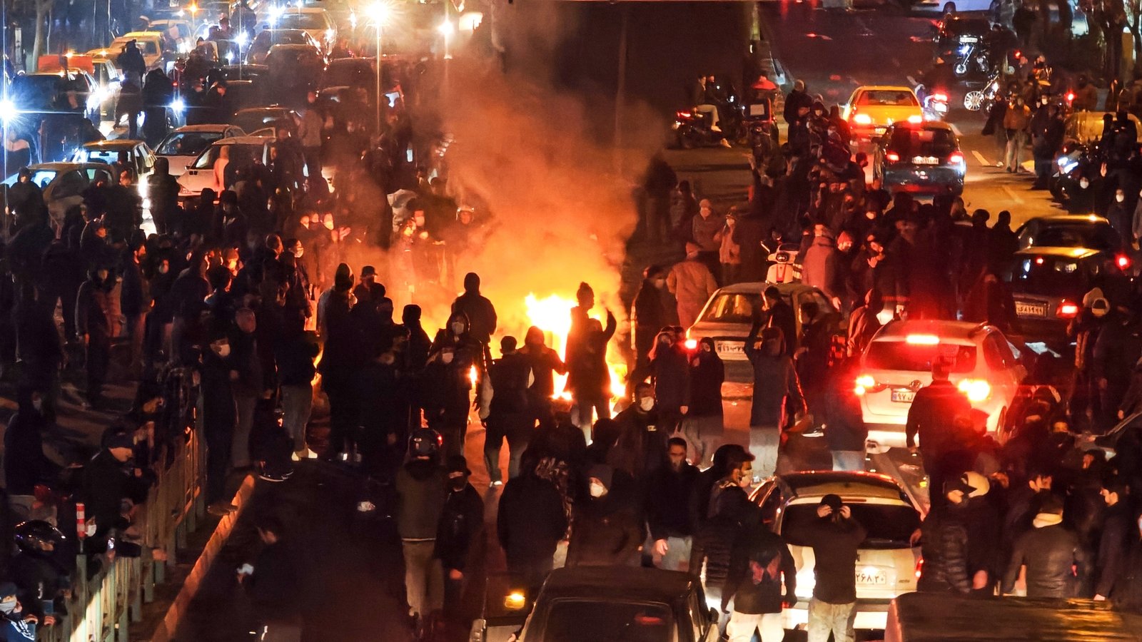 Iran denies hanging plans amid mass killing accusations