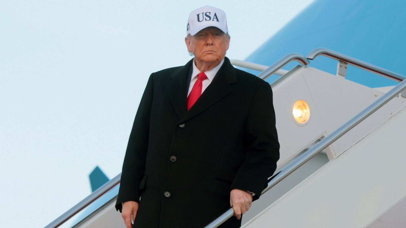 Trump vows 'strong action' if Iran executes protesters