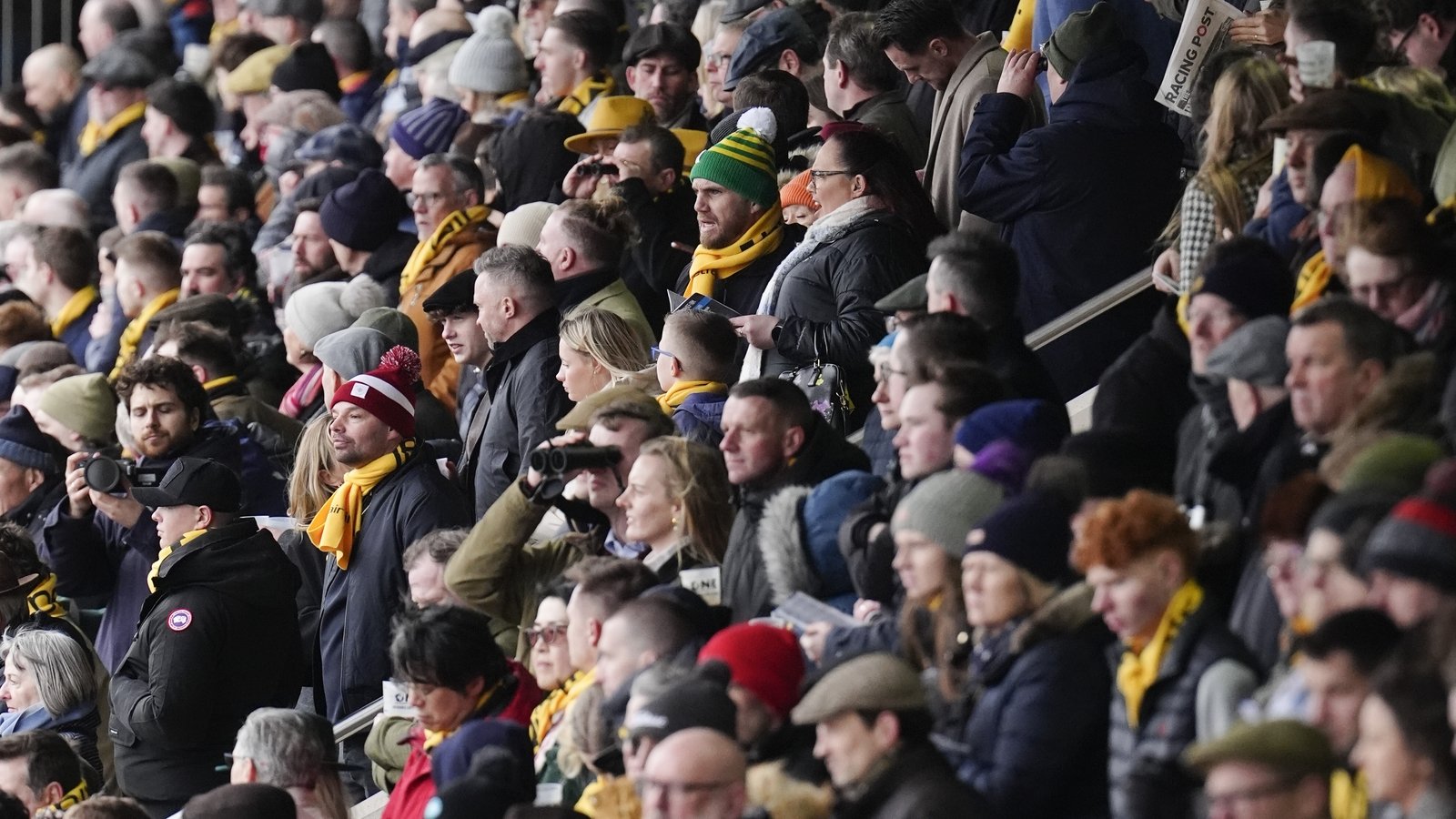 Cheltenham finale run in near darkness after delay