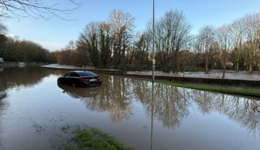 Live Over 7,000 without power and localised flooding causing travel disruption in parts - RTE.ie