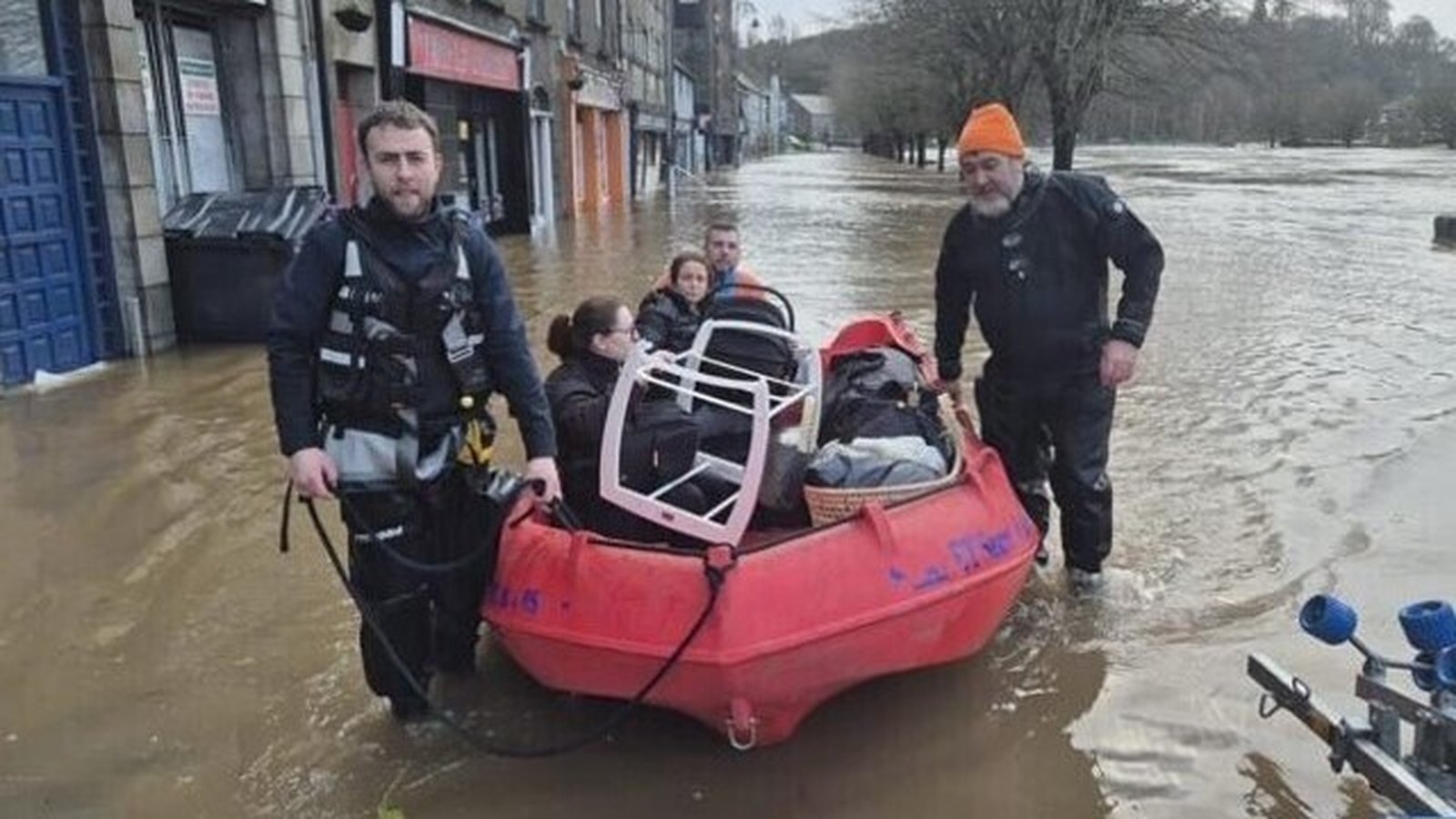 Family with newborn rescued after Enniscorthy flooding