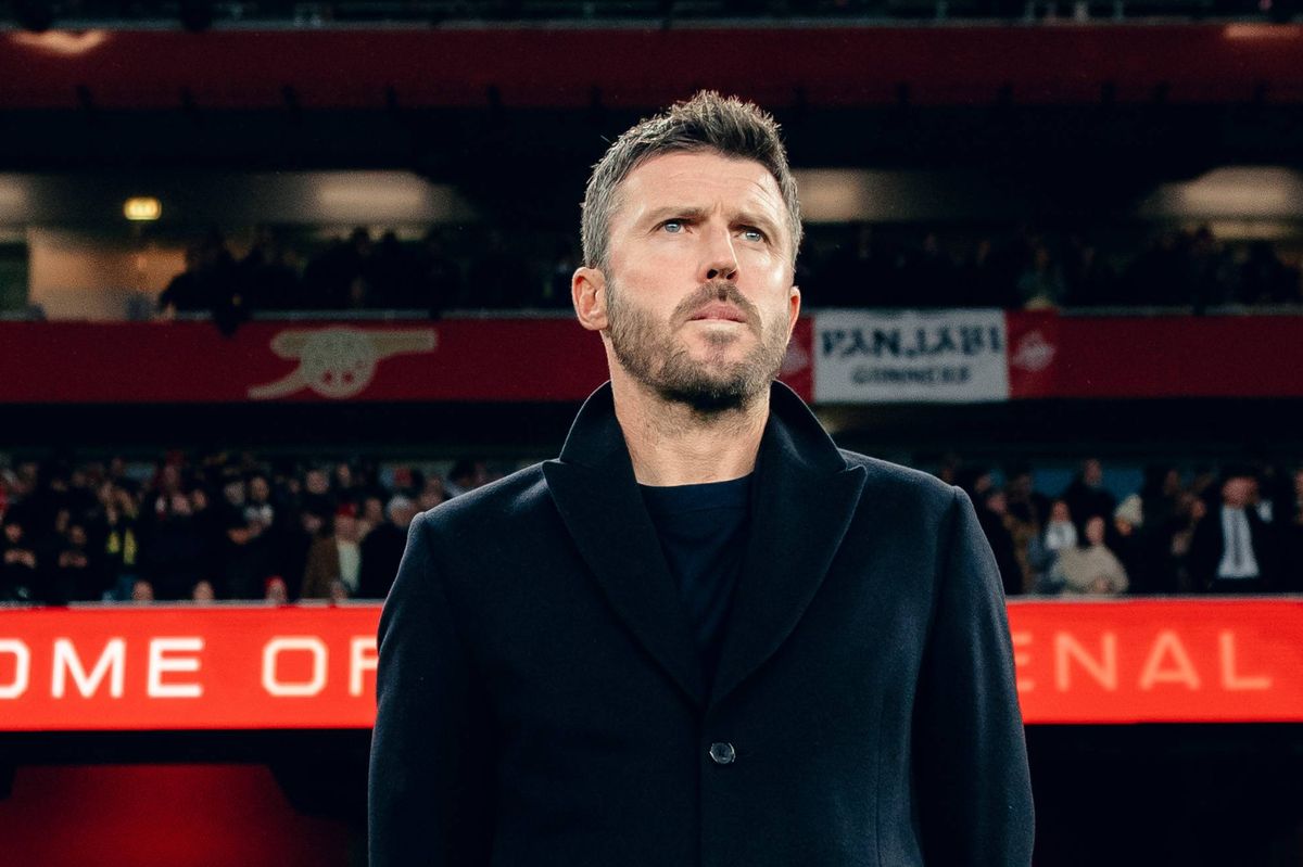 LONDON, ENGLAND - JANUARY 25: Head Coach Michael Carrick of Manchester United walks out ahead of the Premier League match between Arsenal and Manchester United at Emirates Stadium on January 25, 2026 in London, England. (Photo by Zohaib Alam - MUFC/Manchester United via Getty Images)