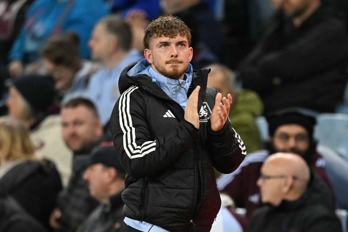 Harvey Elliott applauds