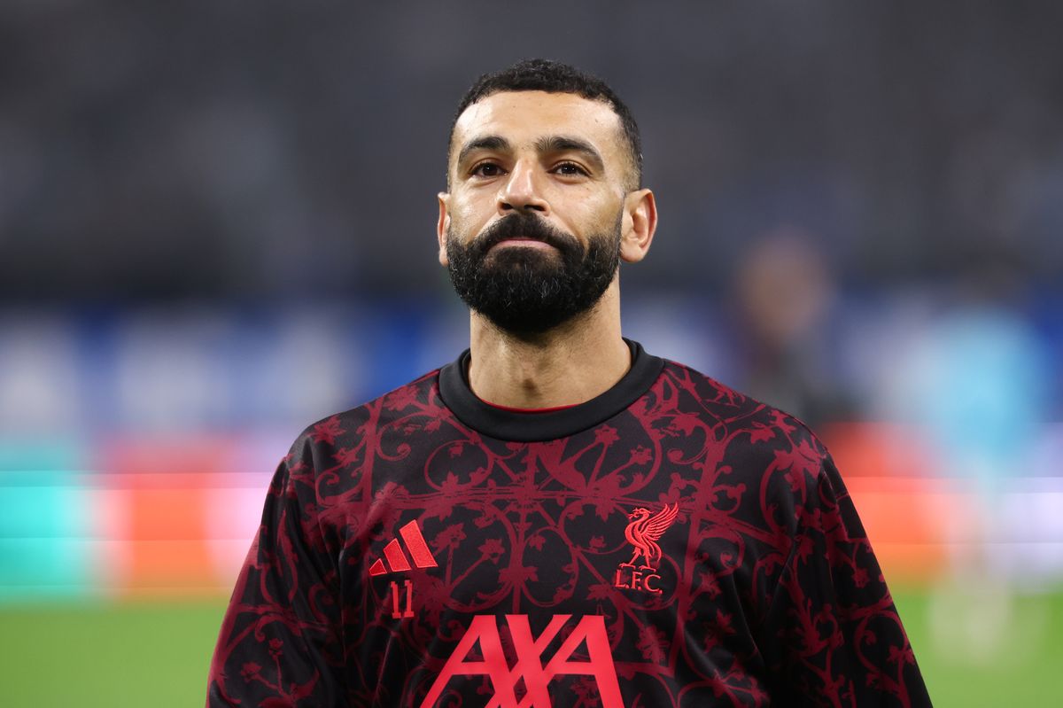 Mohamed Salah #11 of Liverpool FC warms up