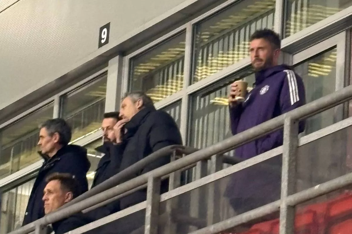 Michael Carrick watching the Manchester United Under-21s