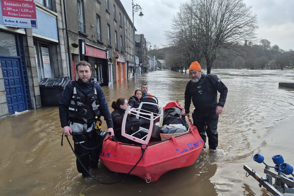 Slaney Search and Rescue come to the aid of new born Ollie Micheal Kirwan, his parents Kasey and Stephen and grandmother Elayne  in Enniscorthy, Co Wexford on Tuesday morning. Photo: Slaney Search and Rescue.,