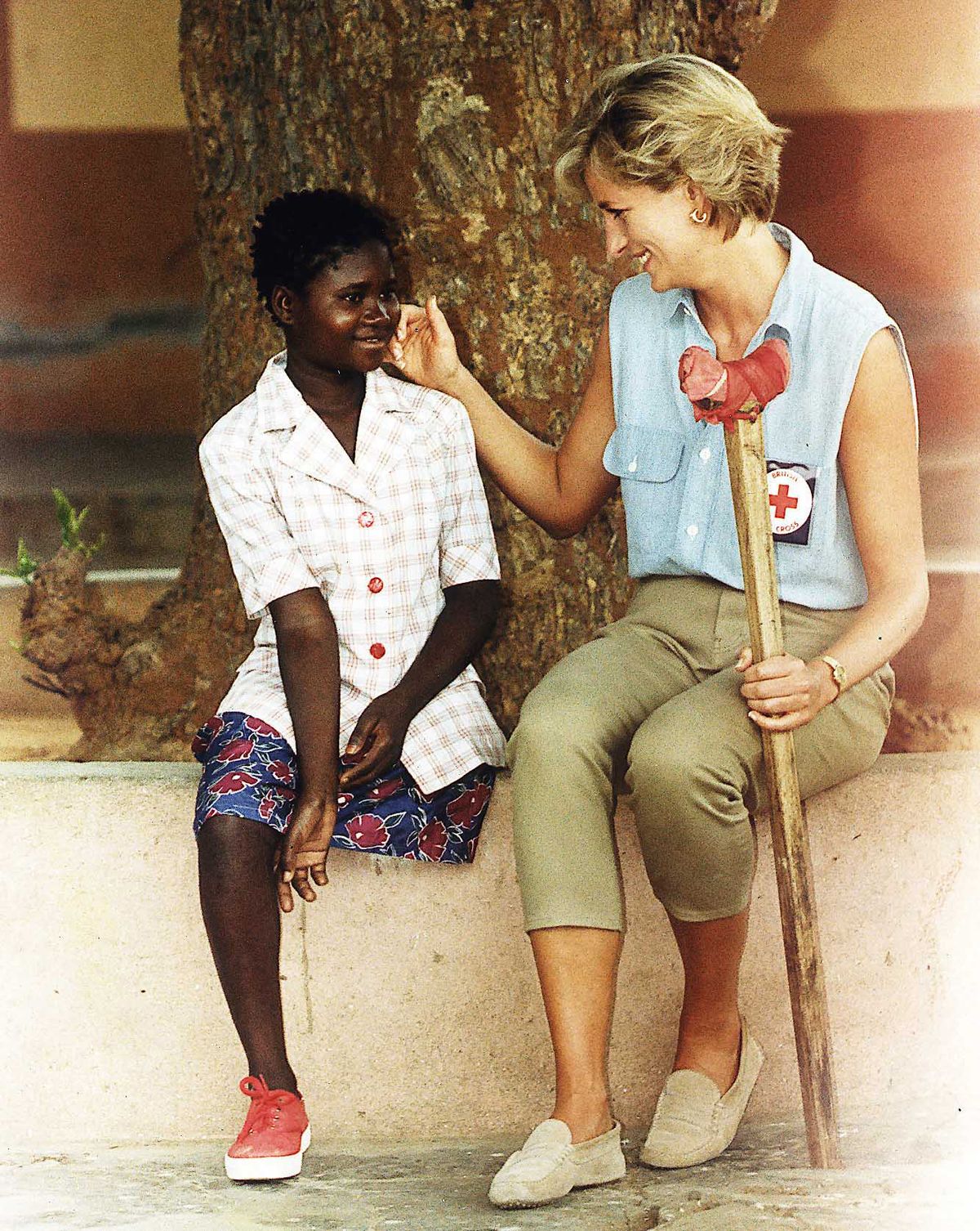 Princess Diana Angola Visit July 1997
Princess Diana meets a victim of  landmines in Angola