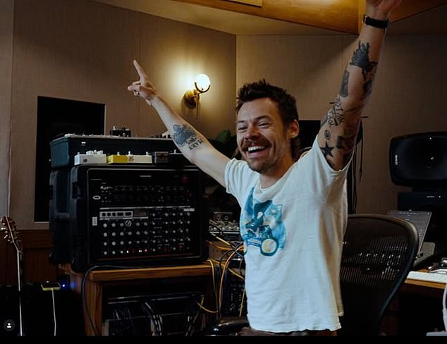 Harry announced his new album Kiss All The Time, Disco Occasionally, which is set to be released on March 6