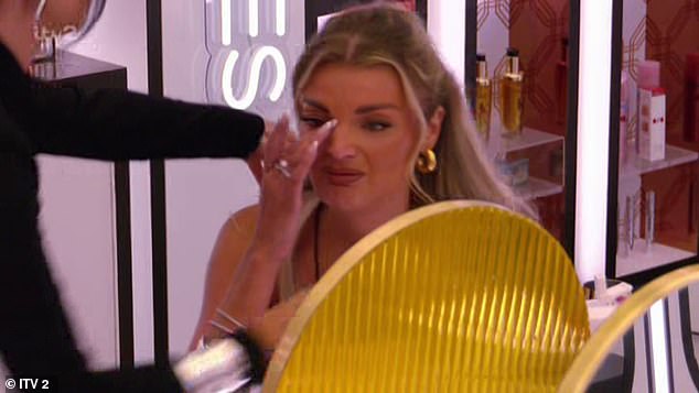 Following the awkward conversation, an upset Helena grabbed Samie Elishiand Jess Hardingbefore heading to the dressing room