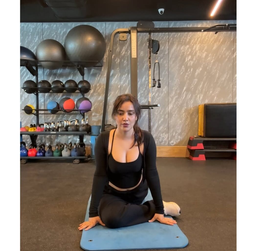 Neha Sharma welcomes 2026 with fitness and mindfulness