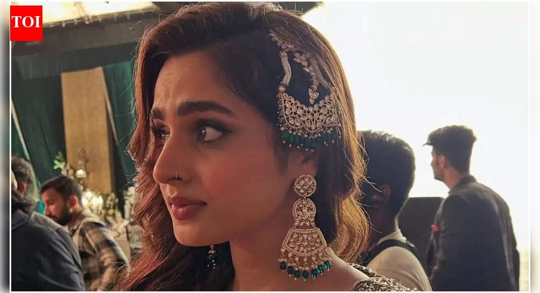 Ayesha Khan shares heartfelt gratitude as Ranveer Singh starrer Dhurandhar's hit track ‘Shararat’ with Krystal D'Souza hits 100M views: 'Surreal experience indeed' | Hindi Movie News