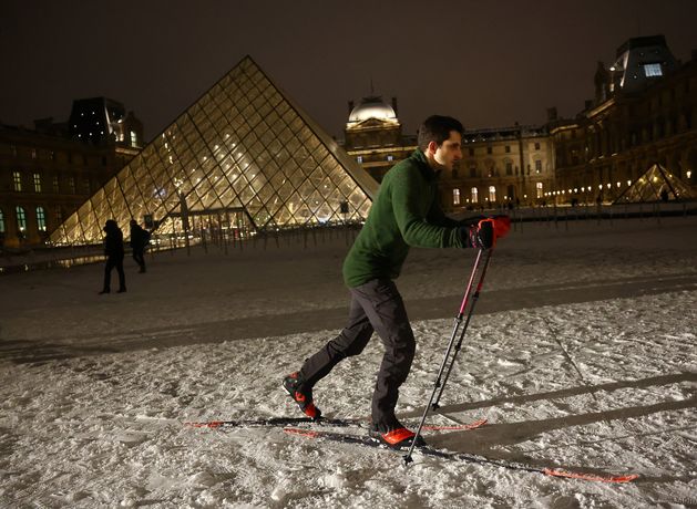 Flight cancellations at Dublin Airport as snowstorm plays havoc with European travel