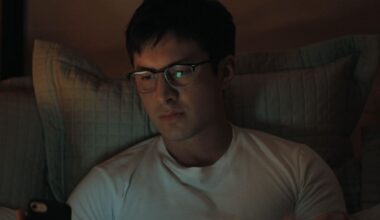 Hudson Williams Wore His Glasses On Jimmy Fallon And…