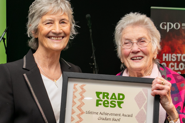 Music legend Peggy Seeger (90) honoured with TradFest lifetime achievement award