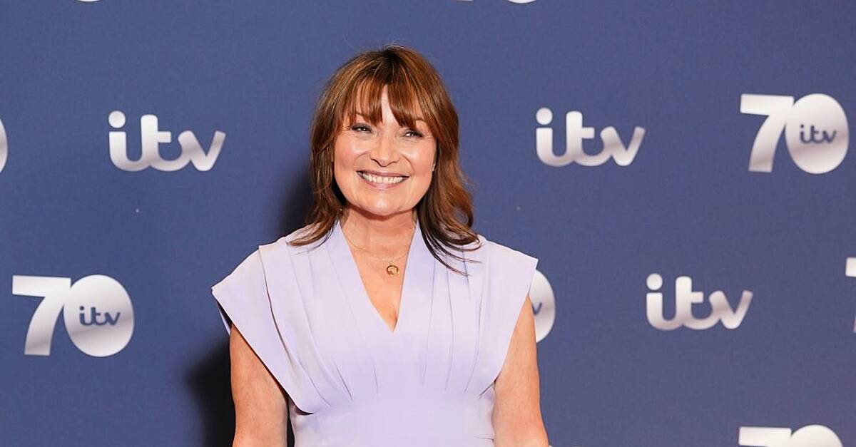 Lorraine Kelly reveals she is in mourning after death of her father