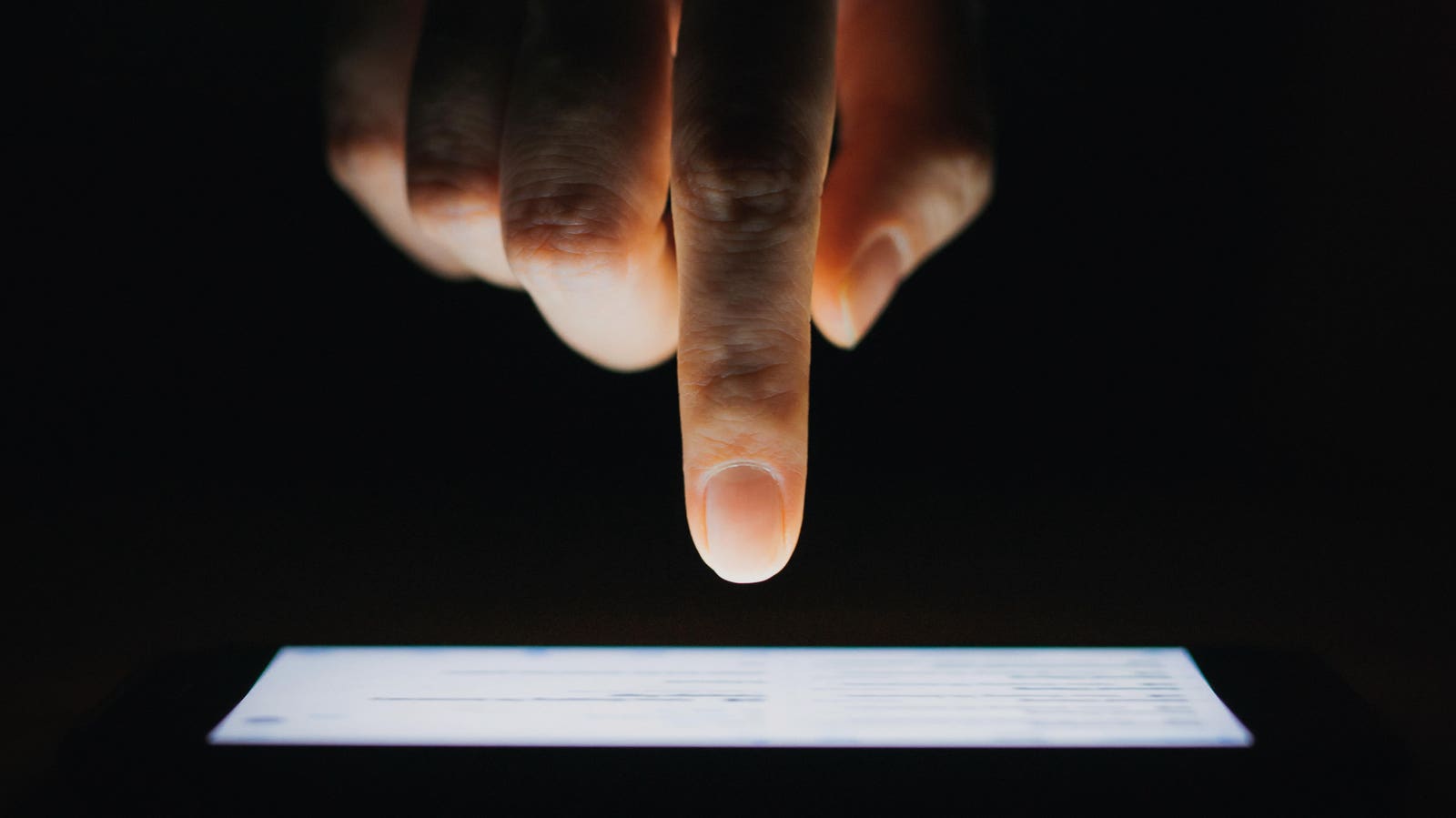 Apple Spyware Warning—Turn Your iPhone Off And On Again Now