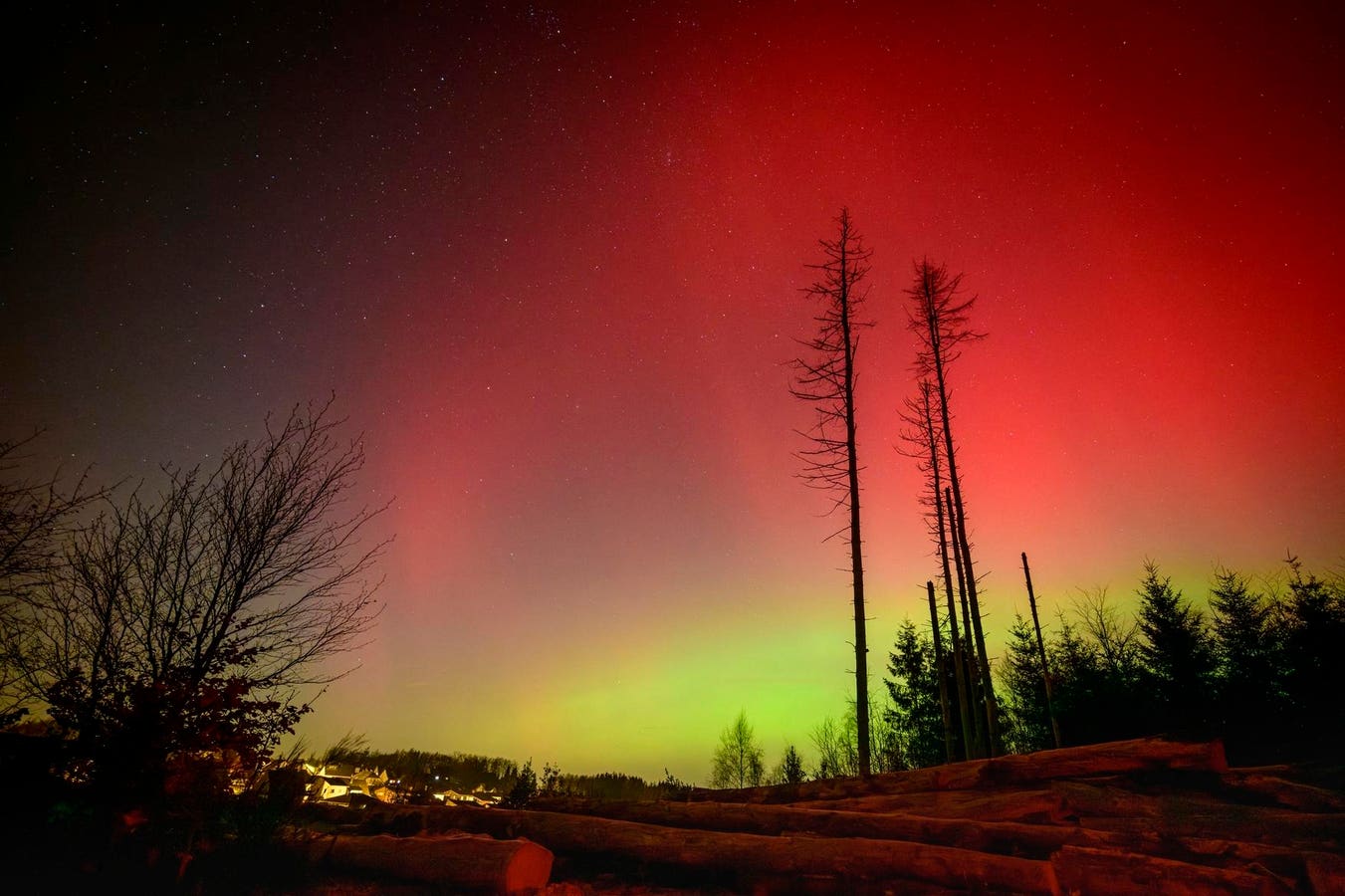 22 States Could See Red Aurora Tuesday