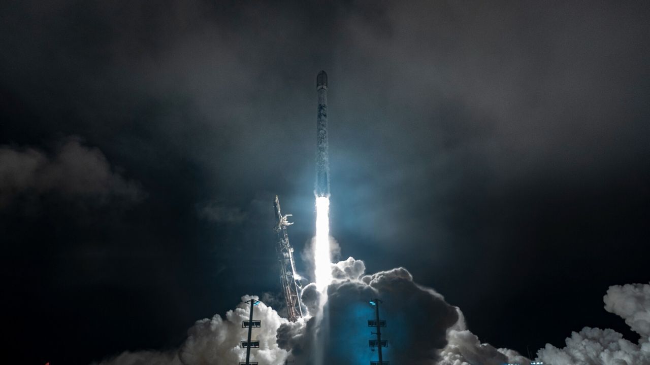 SpaceX launches 25 Starlink satellites into orbit from…