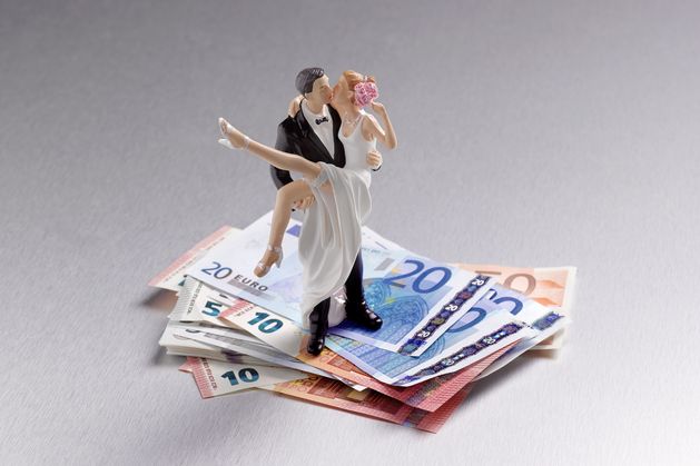 How do you get wedding insurance in Ireland and what does it cover?