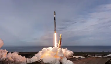 SpaceX launches 25 starlink satellites into polar orbit -  VIDEO
