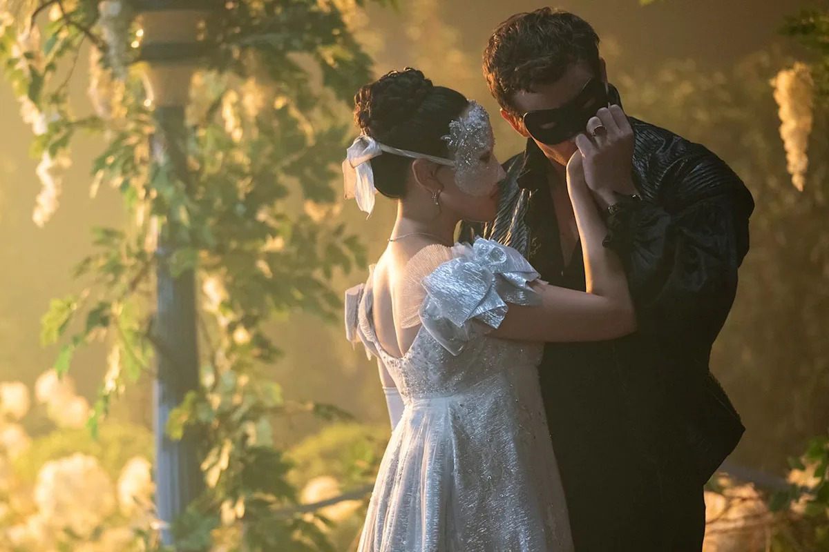 “Bridgerton”’s Yerin Ha Breaks Down Filming Sophie and Benedict's Steamy Staircase Scene (Exclusive)