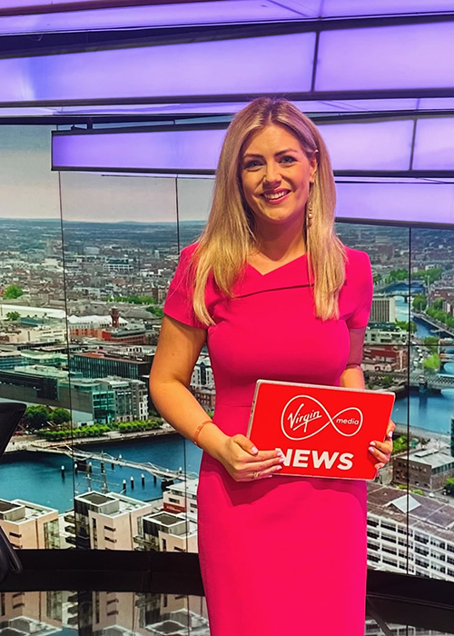 Aisling Roche presenting am