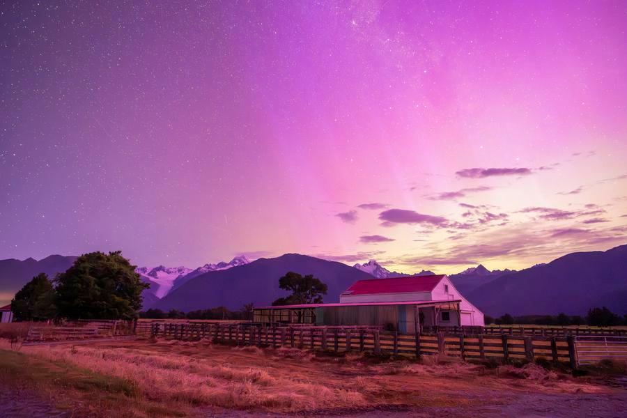 Moments of aurora in New Zealand-Xinhua