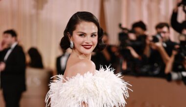 It Took 323 Hours to Make Selena Gomez’s Chanel Dress for the 2026 Golden Globes