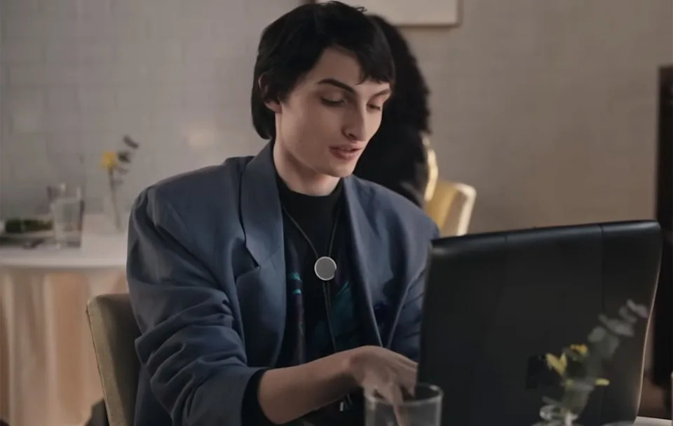 Wolfhard’s Mike Wheeler sitting in a NYC restaurant writing like Parker’s Carrie Bradshaw in “Sex and the City.” Saturday Night Live/Youtube